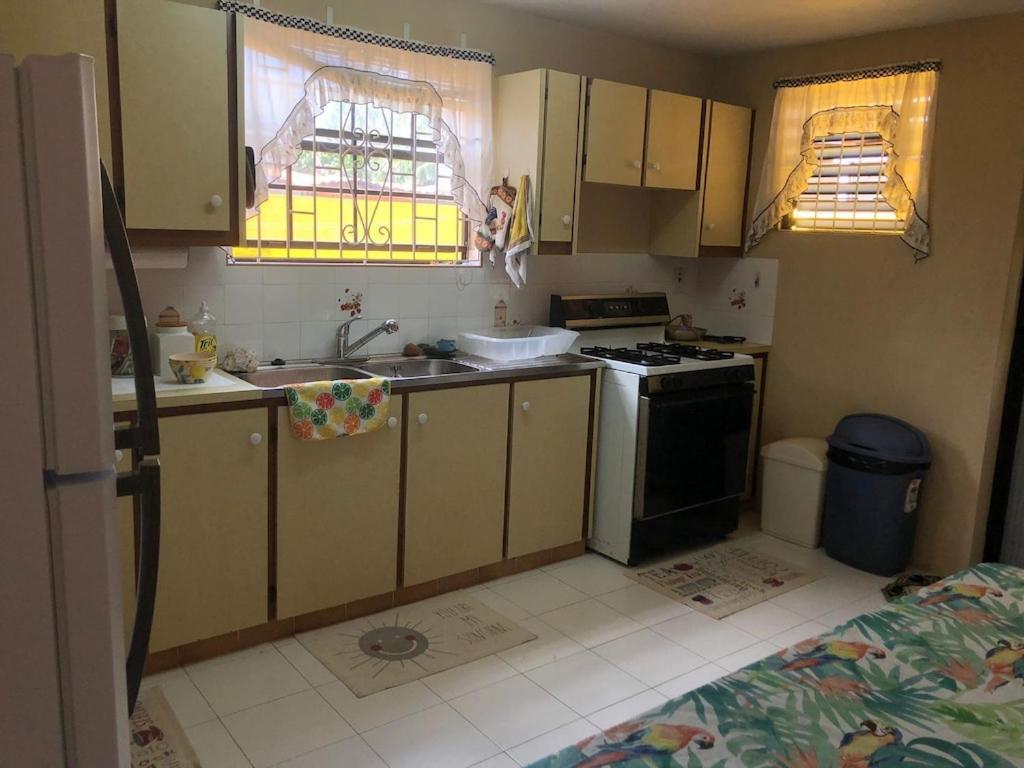 Вилла Donamae 2 Story Barbados House Бриджтаун Экстерьер фото