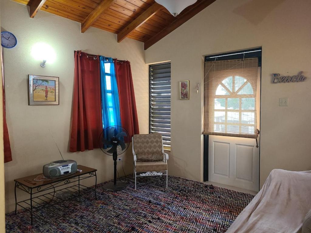 Вилла Donamae 2 Story Barbados House Бриджтаун Экстерьер фото