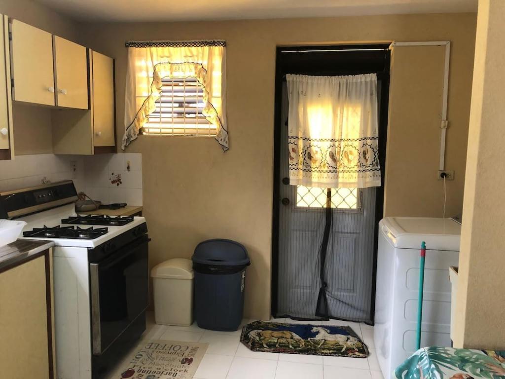 Вилла Donamae 2 Story Barbados House Бриджтаун Экстерьер фото