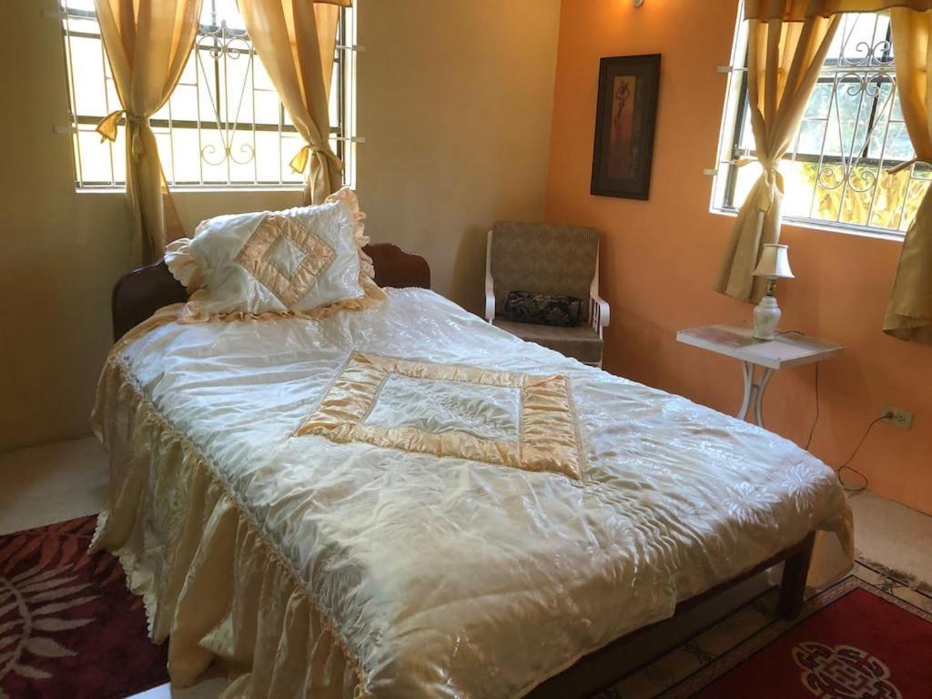 Вилла Donamae 2 Story Barbados House Бриджтаун Экстерьер фото