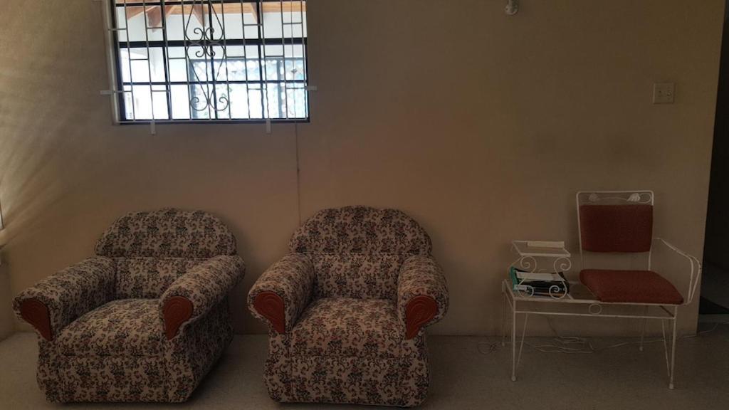 Вилла Donamae 2 Story Barbados House Бриджтаун Экстерьер фото